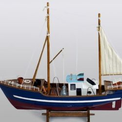 WOODEN FISHING BOAT 46CM