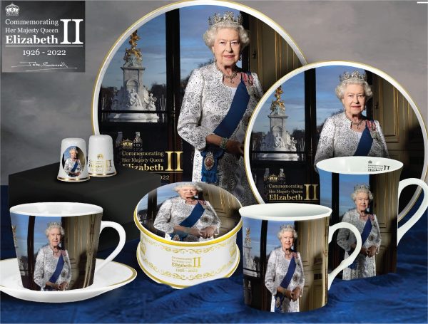 JS QUEEN ELIZABETH II COMM LIPPY MUG - Image 2