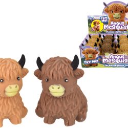 SQUEEZY SITTING HIGHLAND COW